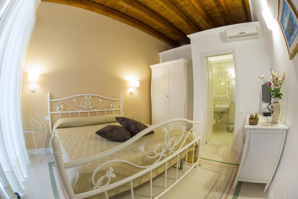B&B Monsignore Vieste Buitenkant foto