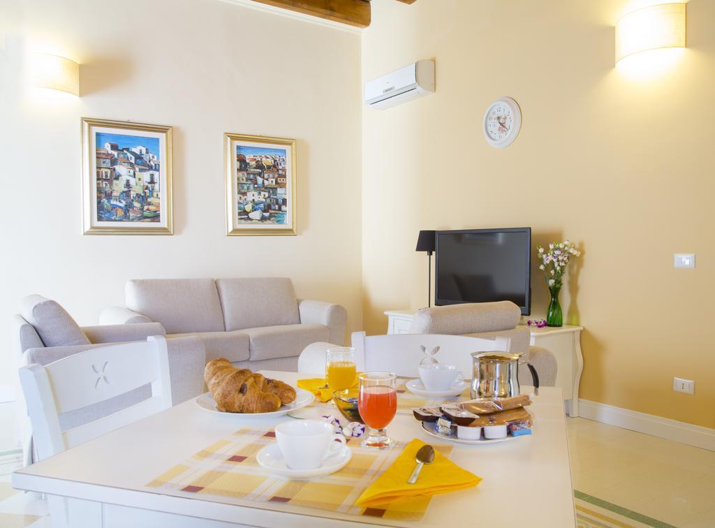 B&B Monsignore Vieste Buitenkant foto