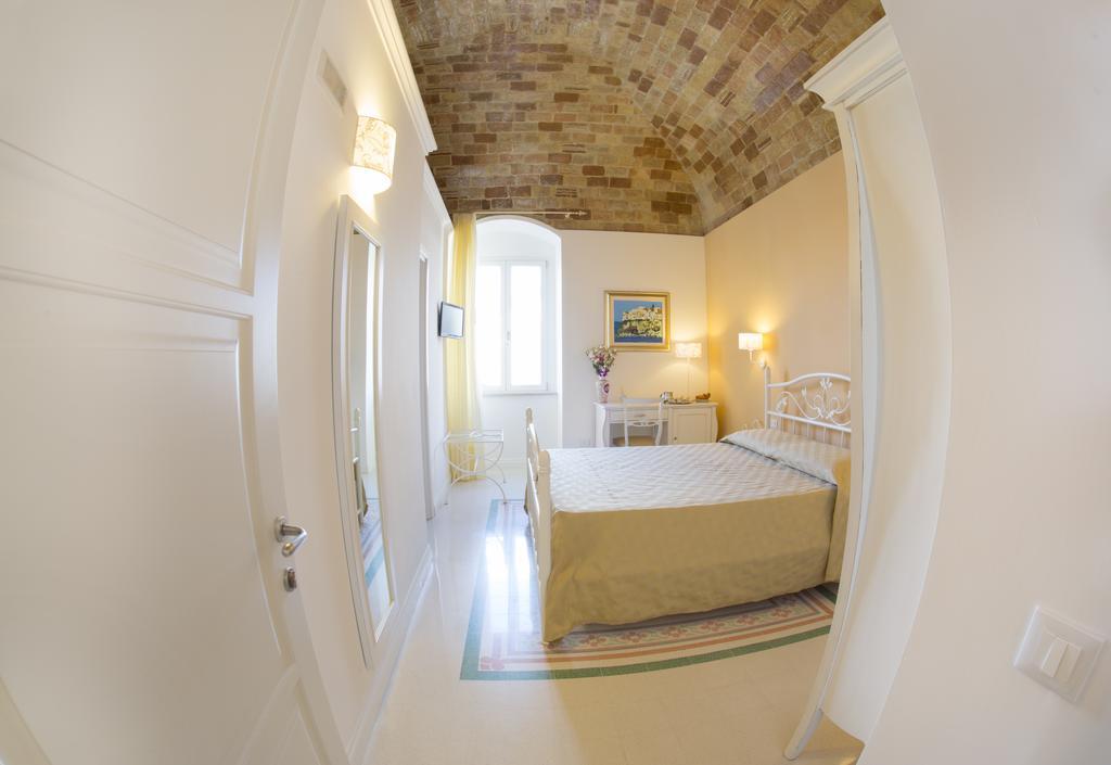 B&B Monsignore Vieste Buitenkant foto